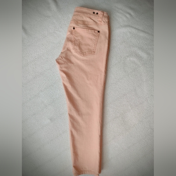 Brand New CAbi "Creamsicle" Cropped Jeans #329, Peach Color Mid Rise, Size 6 - Picture 4 of 14